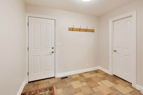Tiny photo for 1317 W Grove Street, Arlington Heights, IL 60005 (MLS # 12628911)