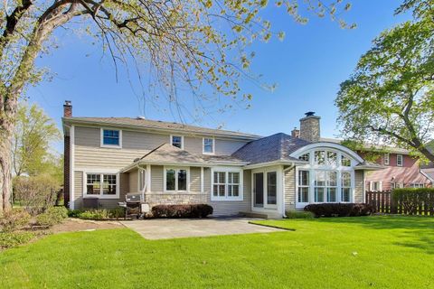 Tiny photo for 1317 W Grove Street, Arlington Heights, IL 60005 (MLS # 12628911)