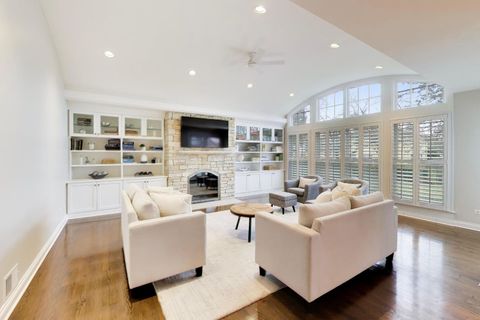 Tiny photo for 1317 W Grove Street, Arlington Heights, IL 60005 (MLS # 12628911)