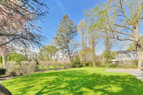 Tiny photo for 1317 W Grove Street, Arlington Heights, IL 60005 (MLS # 12628911)