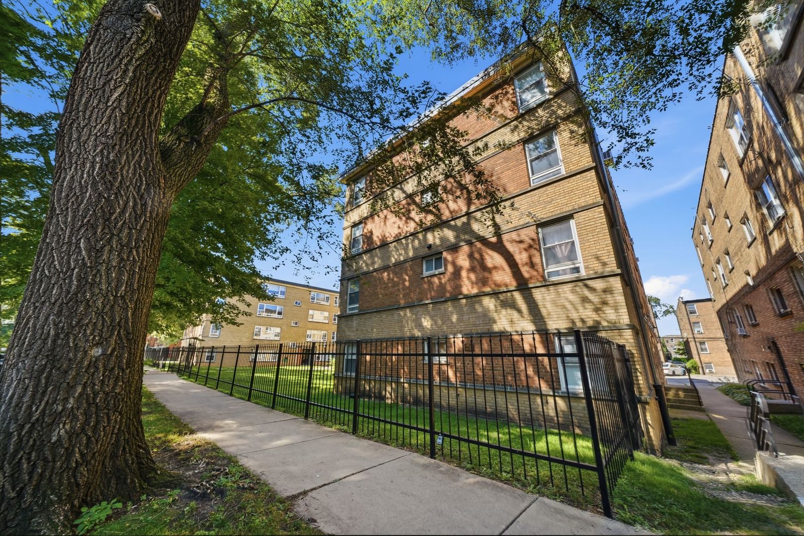 6112 N DAMEN Avenue 2