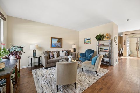 Tiny photo for 2715 Langley Circle, Glenview, IL 60026 (MLS # 12613866)