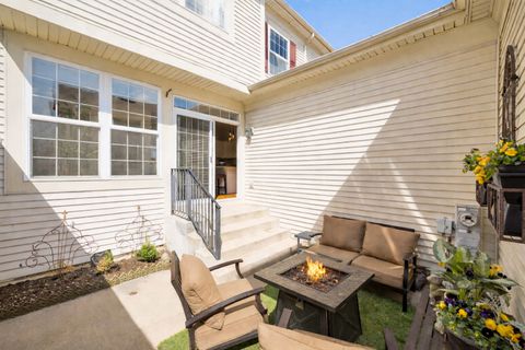 Tiny photo for 2715 Langley Circle, Glenview, IL 60026 (MLS # 12613866)