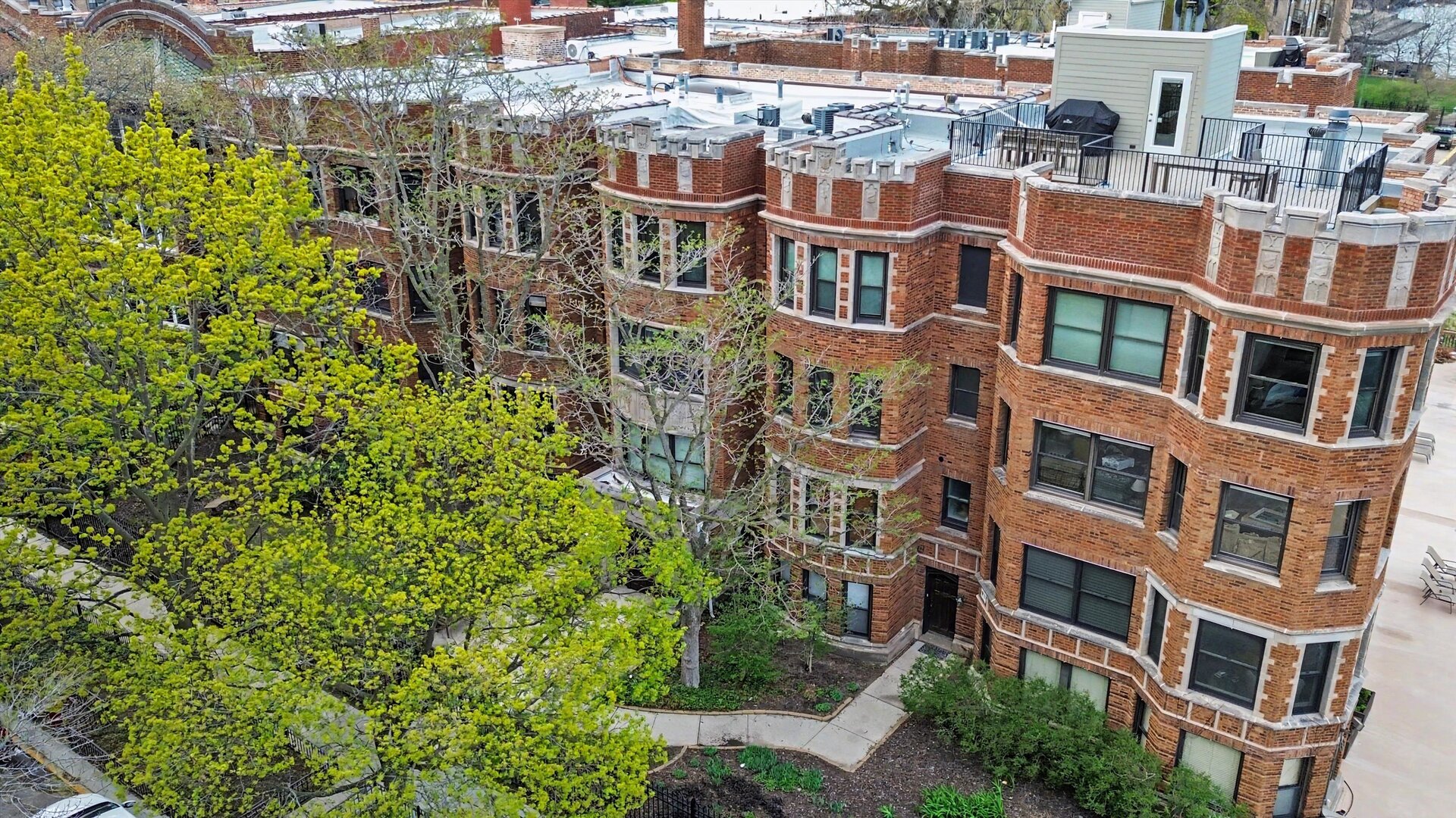 1200 W Sherwin Avenue 2K