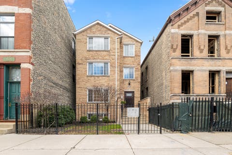 Photo of 1436 N Bosworth Avenue #2, Chicago, IL 60642 (MLS # 12706036)