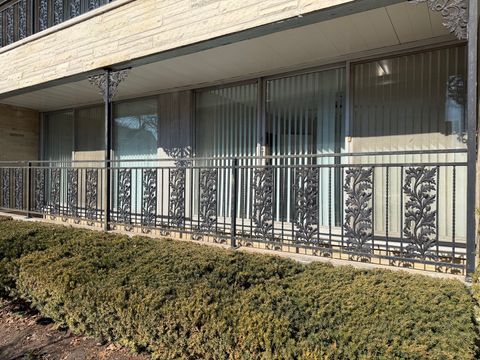 Tiny photo for 1008 Washington Boulevard #1, Oak Park, IL 60302 (MLS # 12569308)