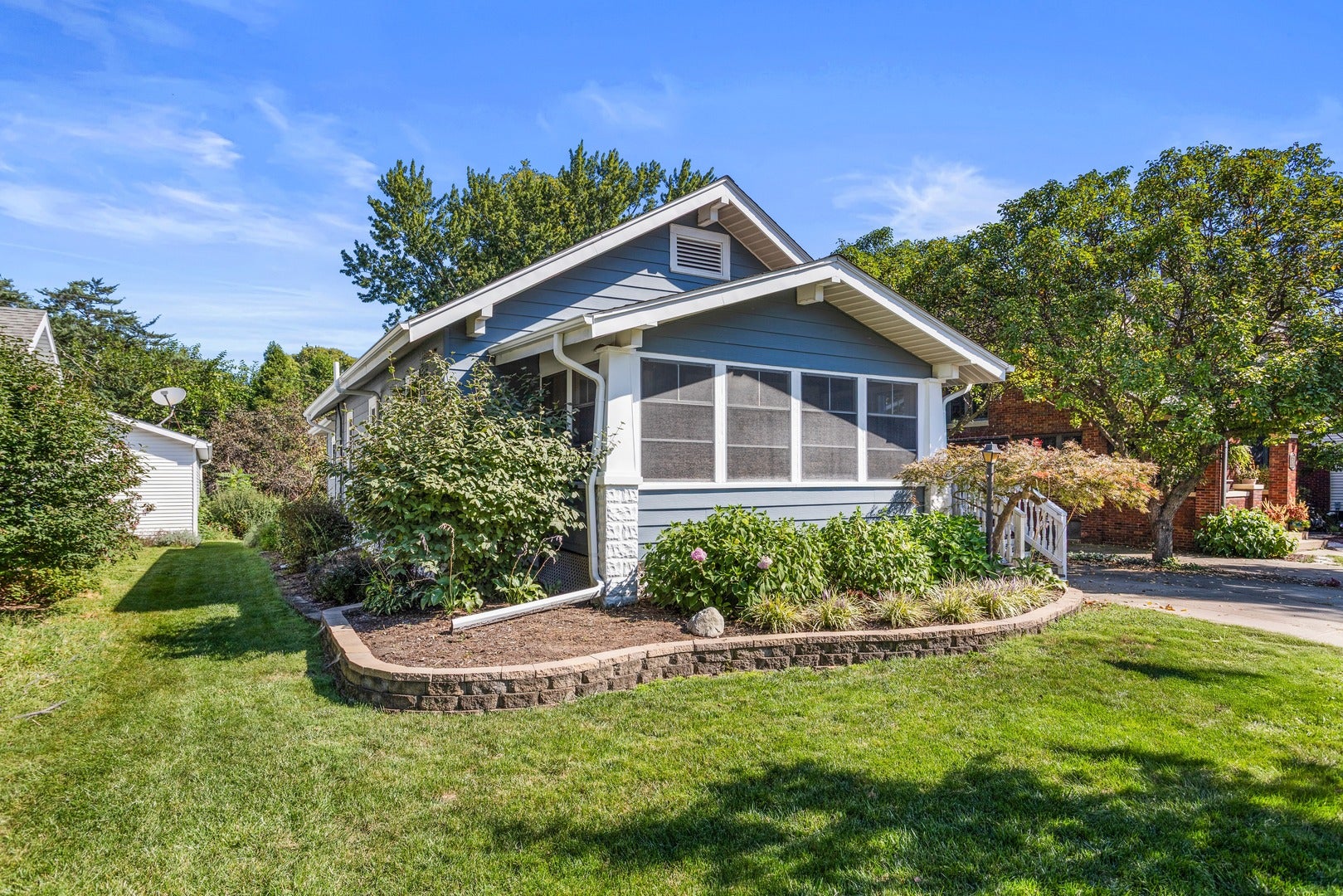 922 W Daniel Street