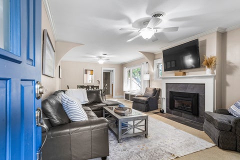 Tiny photo for 922 W Daniel Street, Champaign, IL 61821 (MLS # 12749323)