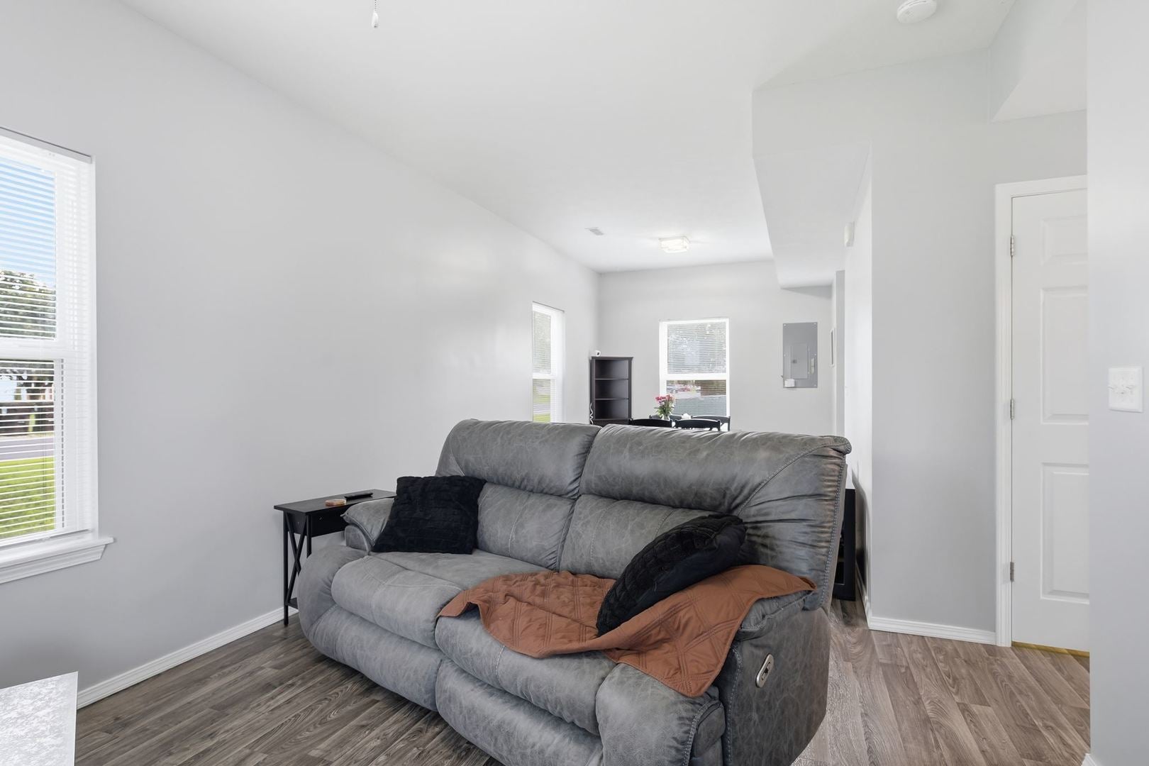 101 W Oak Street