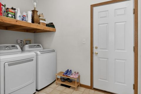 Tiny photo for 259 Pleasant Plains Drive, St. Charles, IL 60175 (MLS # 12626177)