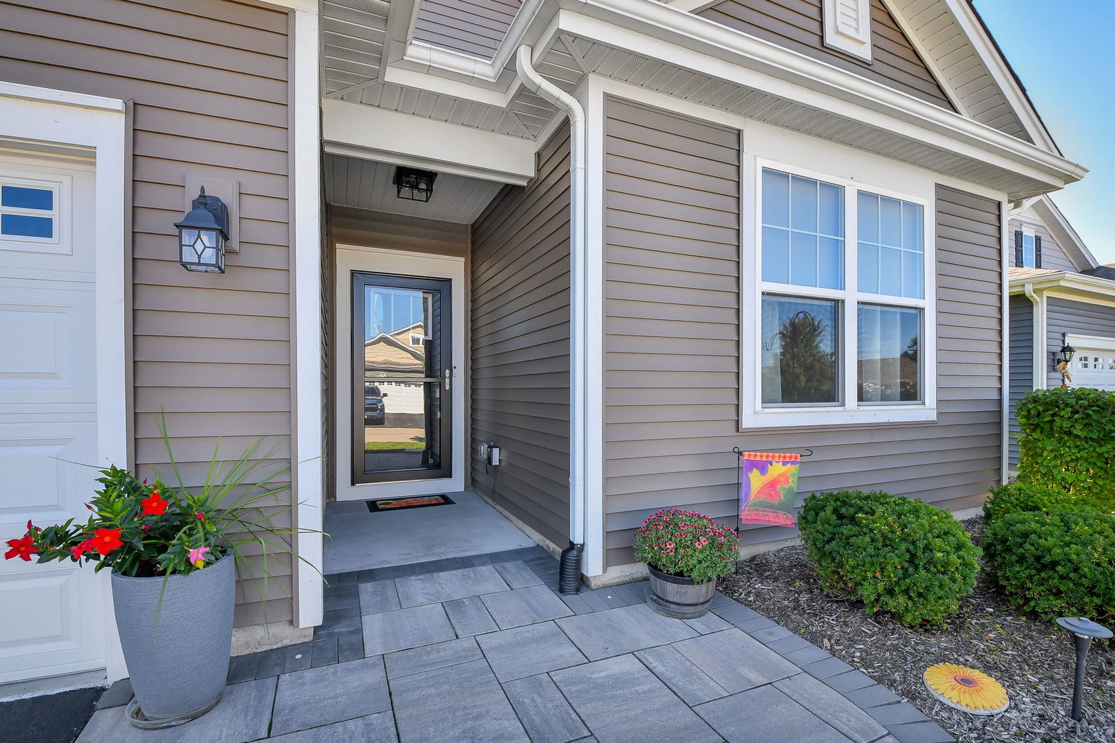 999 Crestview Lane