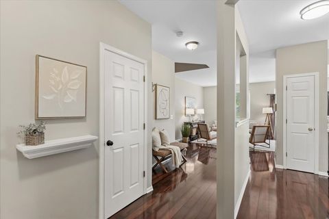 Tiny photo for 1466 Doolittle Lane #1466, Grayslake, IL 60030 (MLS # 12631217)