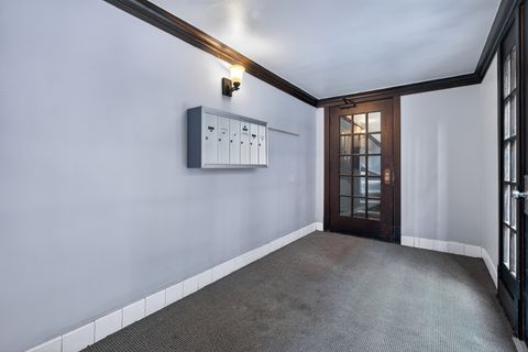 Tiny photo for 242 S MAPLE Avenue #3E, Oak Park, IL 60302 (MLS # 12563510)