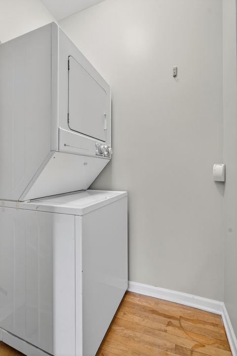 Tiny photo for 242 S MAPLE Avenue #3E, Oak Park, IL 60302 (MLS # 12563510)