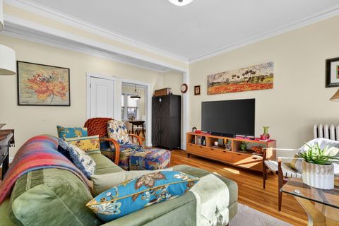 Tiny photo for 242 S MAPLE Avenue #3E, Oak Park, IL 60302 (MLS # 12563510)