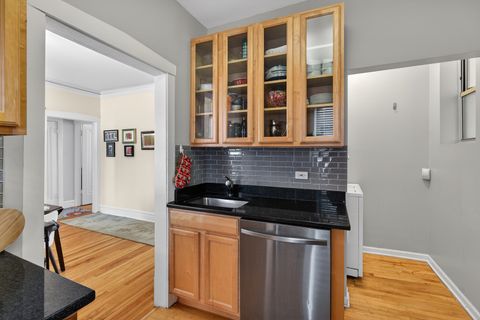 Tiny photo for 242 S MAPLE Avenue #3E, Oak Park, IL 60302 (MLS # 12563510)