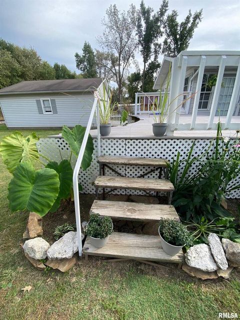 Tiny photo for 1200 ACADEMY Street, Eldorado, IL 62930 (MLS # EB460535)