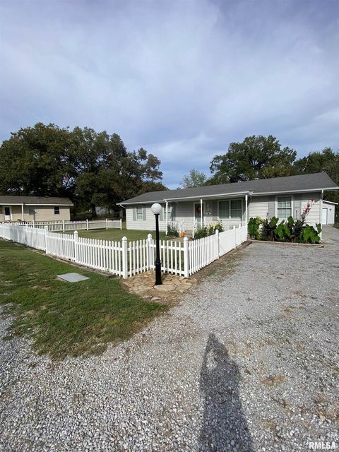 Tiny photo for 1200 ACADEMY Street, Eldorado, IL 62930 (MLS # EB460535)