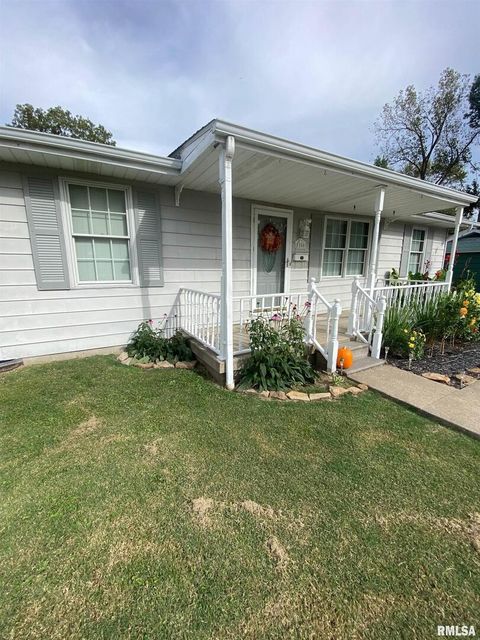 Tiny photo for 1200 ACADEMY Street, Eldorado, IL 62930 (MLS # EB460535)