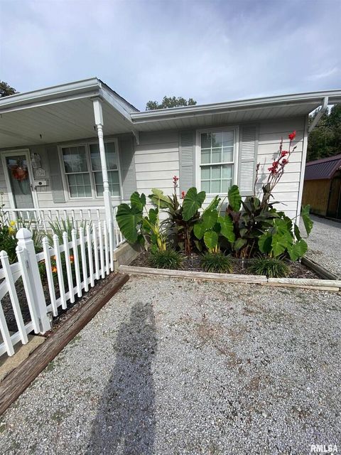 Tiny photo for 1200 ACADEMY Street, Eldorado, IL 62930 (MLS # EB460535)