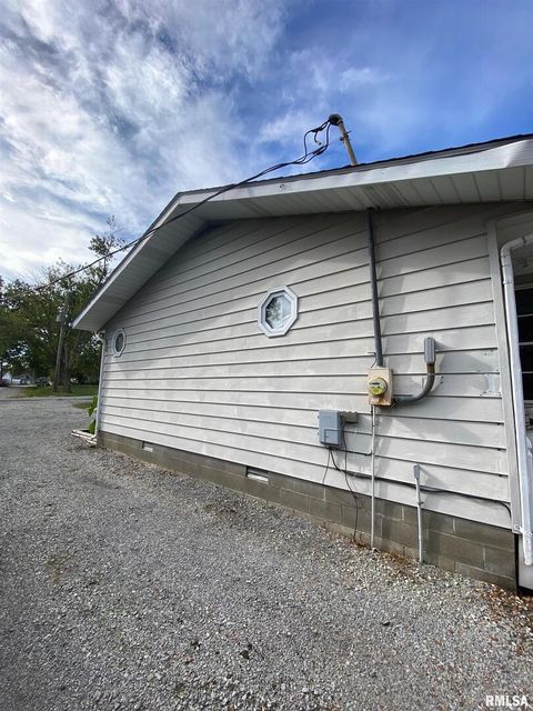 Tiny photo for 1200 ACADEMY Street, Eldorado, IL 62930 (MLS # EB460535)