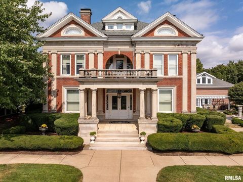 Photo of 1446 CLAY Street, Davenport, IA 52804 (MLS # QC4269604)