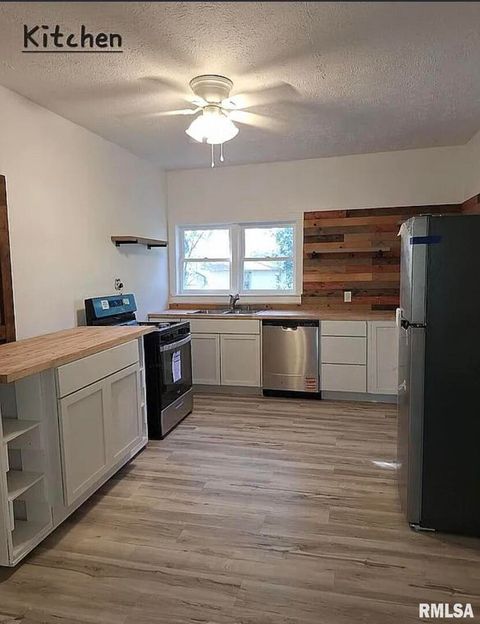 Tiny photo for 602 W CHERRY Street, Mcleansboro, IL 62859 (MLS # EB460529)