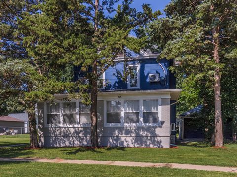 Tiny photo for 615 N Chicago Street, Pontiac, IL 61764 (MLS # 12700123)