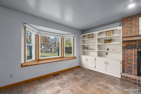 Tiny photo for 38 Ashlawn Avenue, Oswego, IL 60543 (MLS # 12515790)