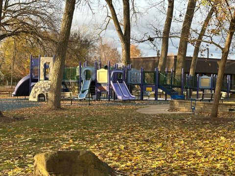 Tiny photo for 38 Ashlawn Avenue, Oswego, IL 60543 (MLS # 12515790)