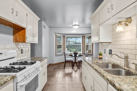 Tiny photo for 38 Ashlawn Avenue, Oswego, IL 60543 (MLS # 12515790)