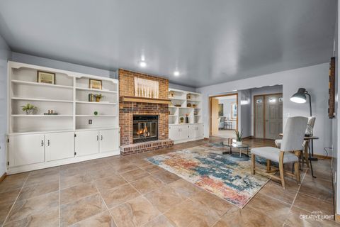 Tiny photo for 38 Ashlawn Avenue, Oswego, IL 60543 (MLS # 12515790)