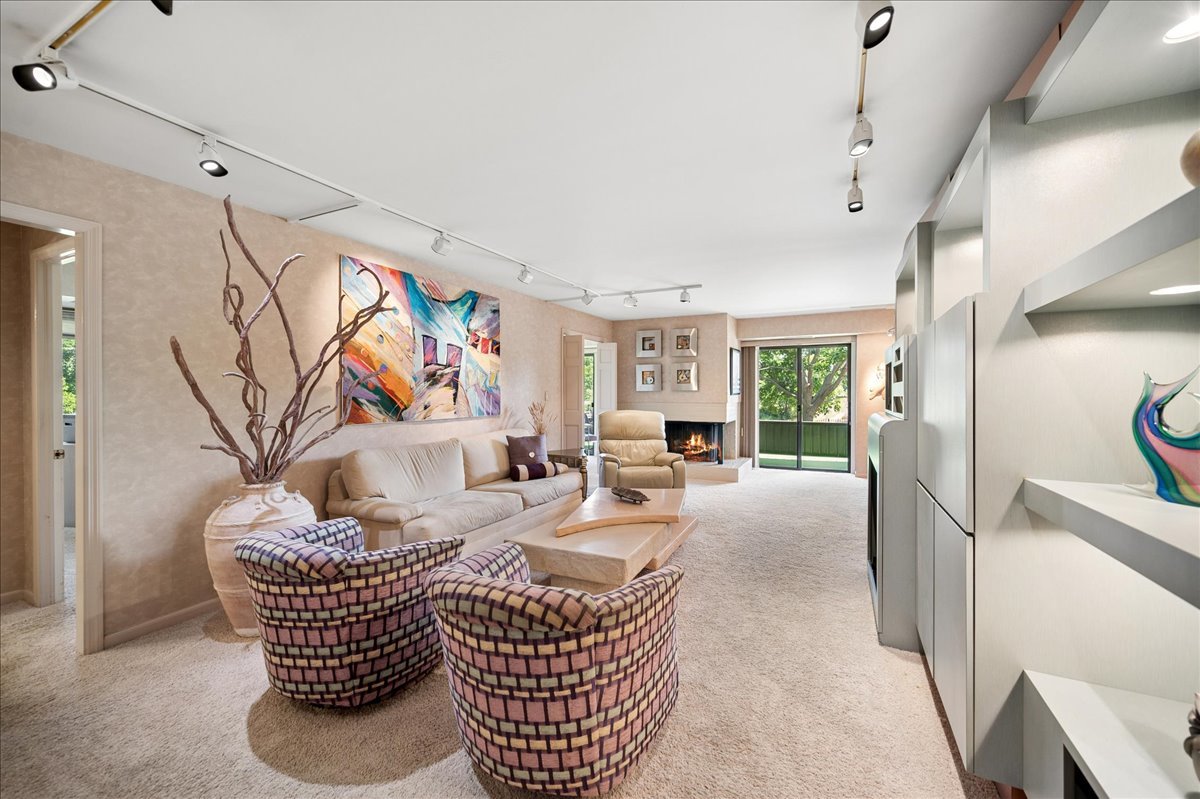 1621 Mission Hills Road 110