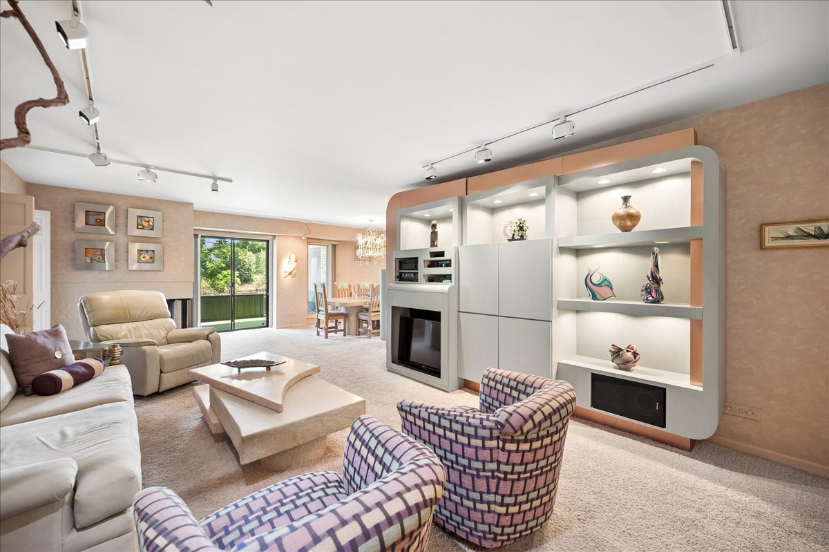 1621 Mission Hills Road 110