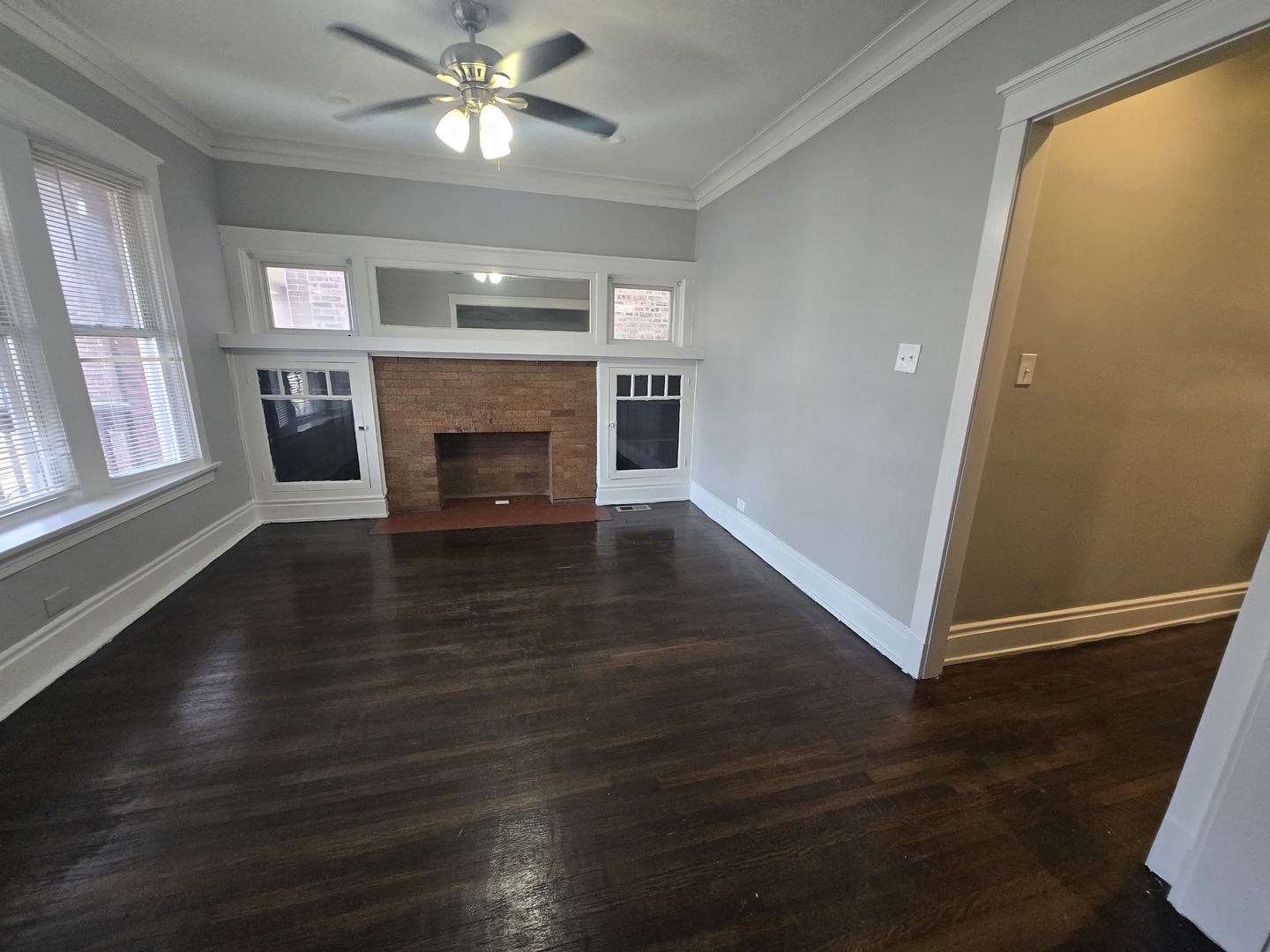 6738 S Prairie Avenue