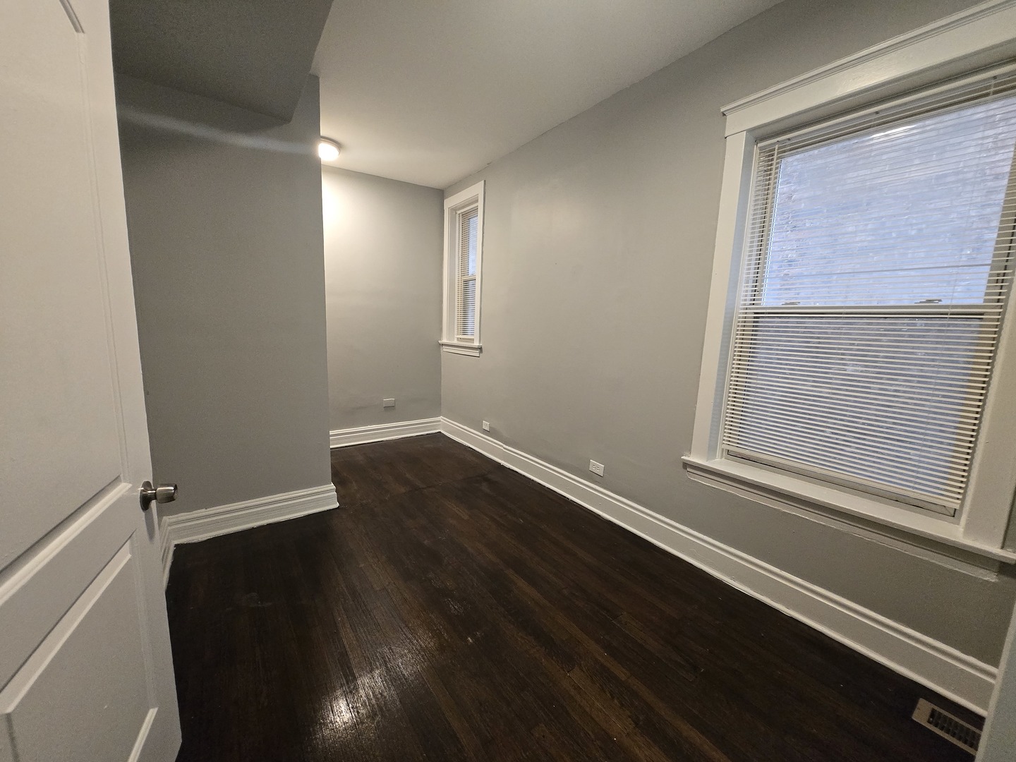 6738 S Prairie Avenue