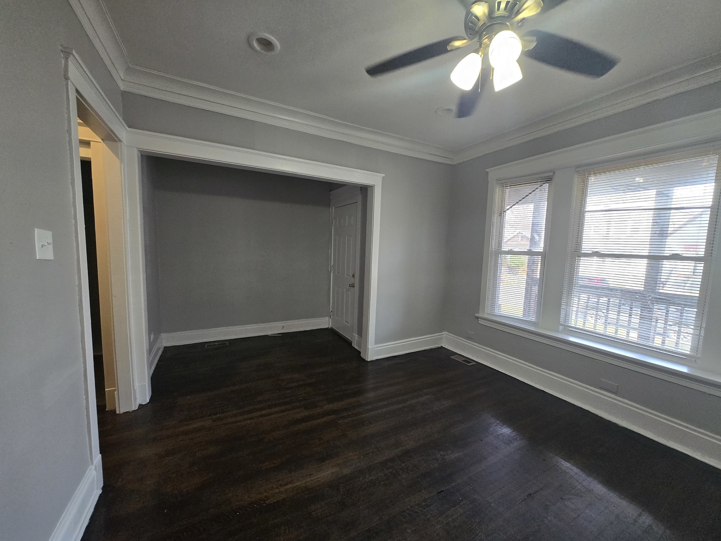 6738 S Prairie Avenue