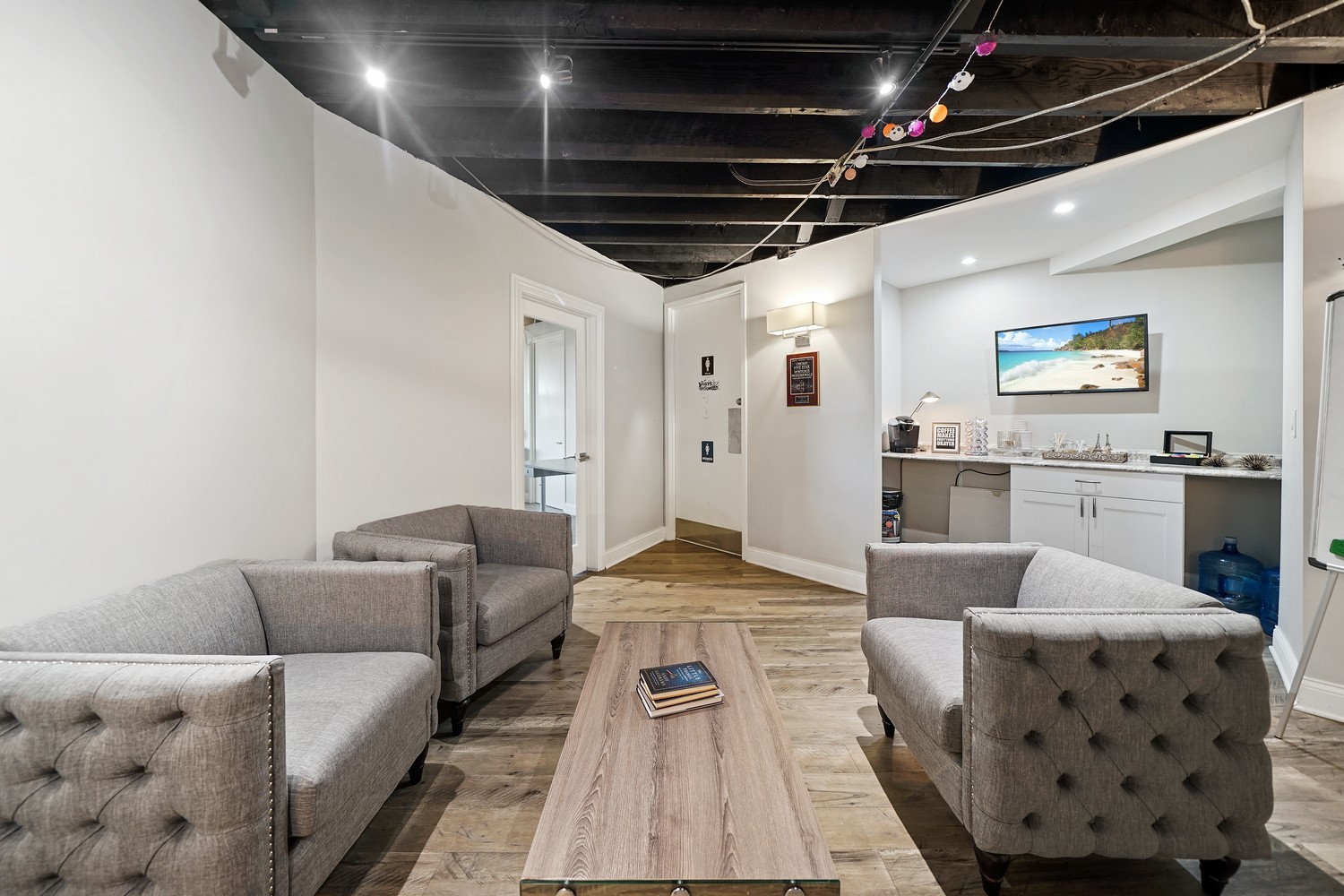 1000 N MILWAUKEE Avenue 403