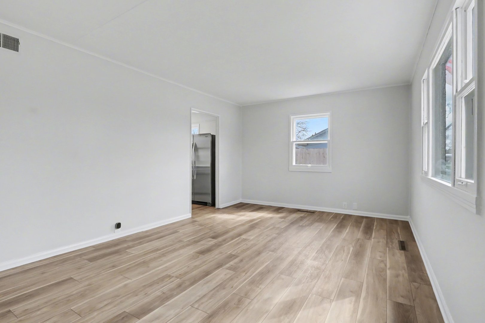 912 N Midland Avenue