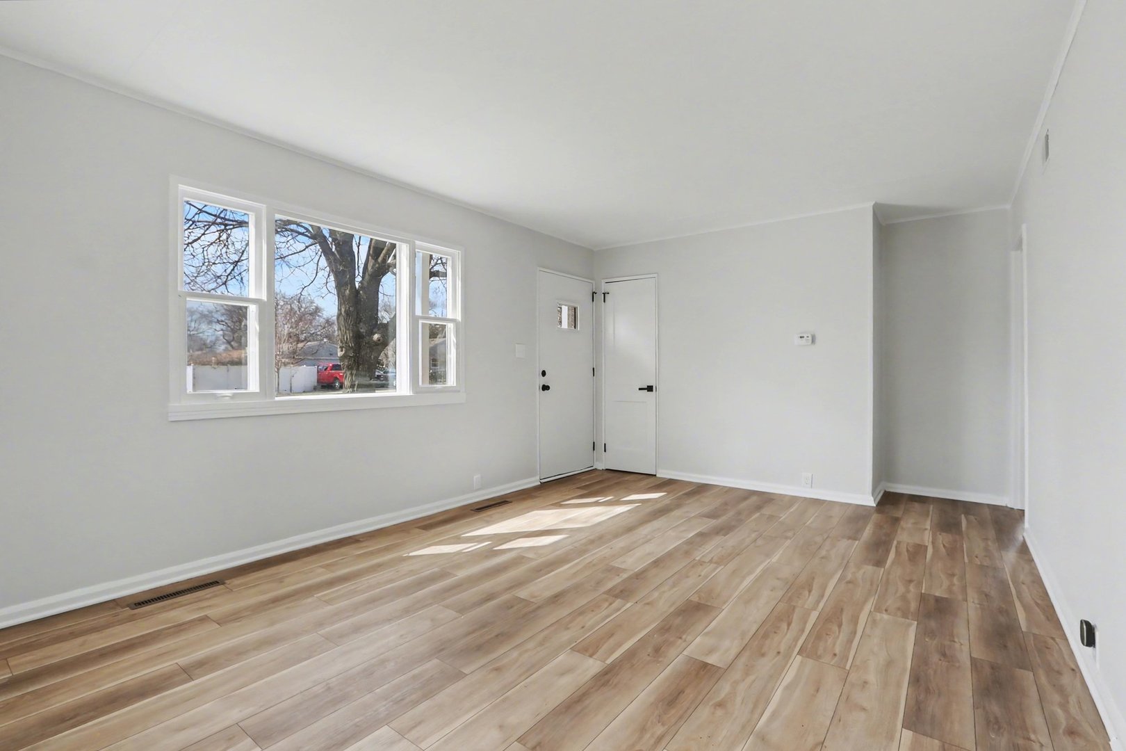 912 N Midland Avenue