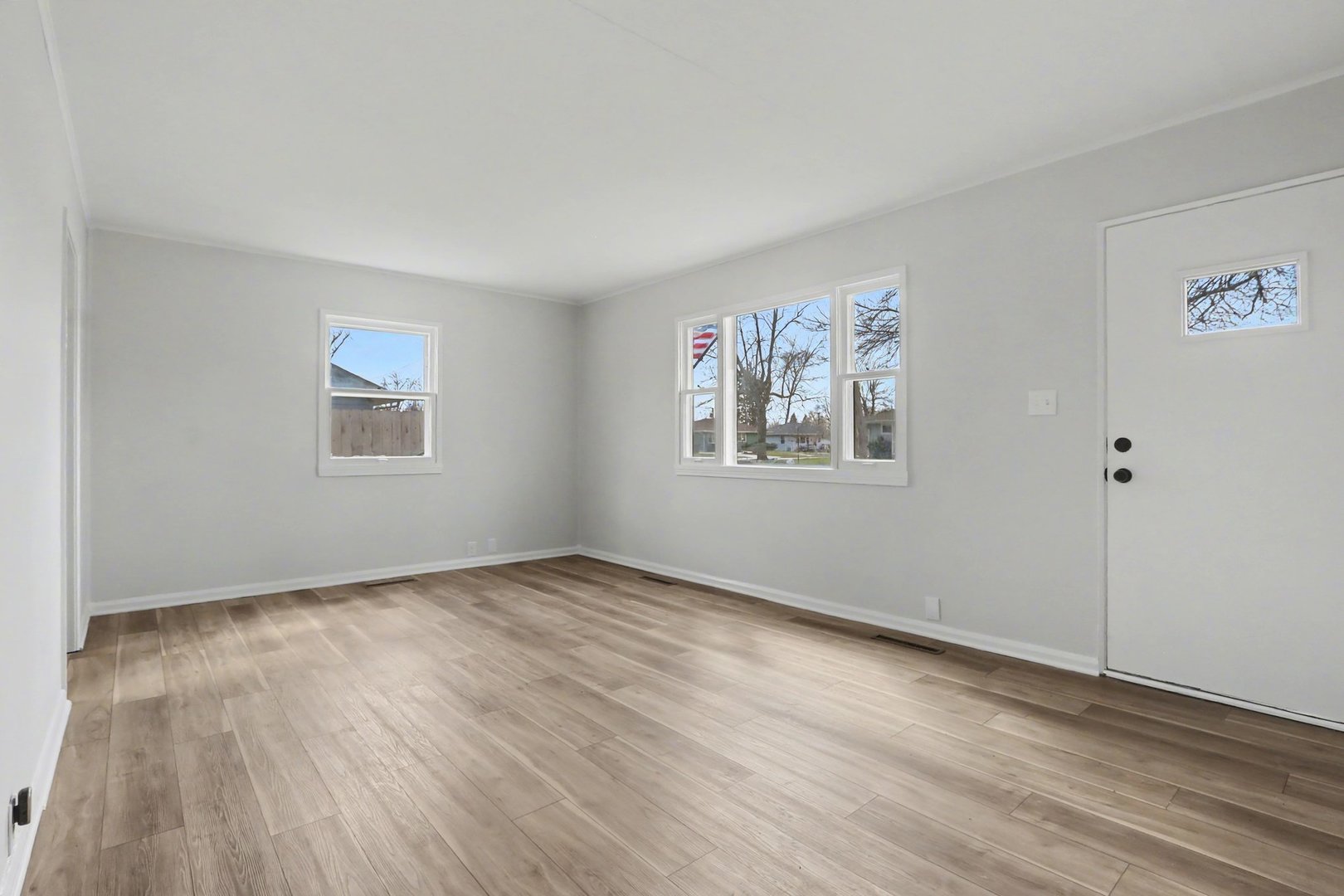 912 N Midland Avenue