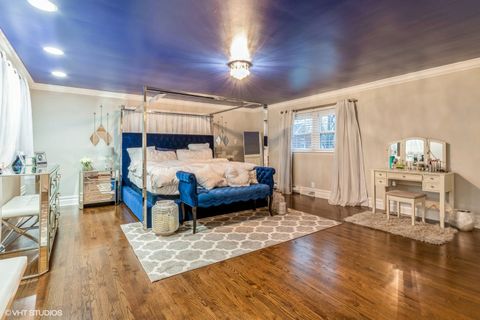 Tiny photo for 6739 N Leroy Avenue, Lincolnwood, IL 60712 (MLS # 12474639)