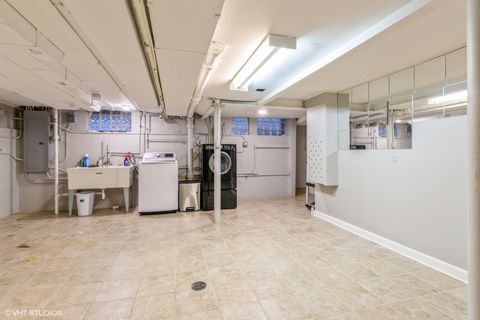 Tiny photo for 6739 N Leroy Avenue, Lincolnwood, IL 60712 (MLS # 12474639)