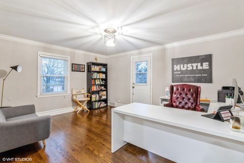 Tiny photo for 6739 N Leroy Avenue, Lincolnwood, IL 60712 (MLS # 12474639)