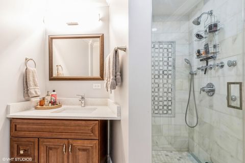 Tiny photo for 6739 N Leroy Avenue, Lincolnwood, IL 60712 (MLS # 12474639)