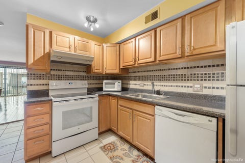 Tiny photo for 9818 BIANCO Terrace #3F, Des Plaines, IL 60016 (MLS # 12737976)