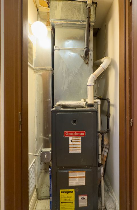 Tiny photo for 1647 W Sherwin Avenue #1, Chicago, IL 60626 (MLS # 12598792)