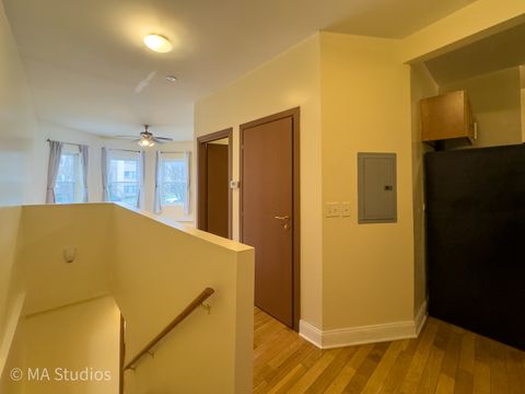 Tiny photo for 1647 W Sherwin Avenue #1, Chicago, IL 60626 (MLS # 12598792)
