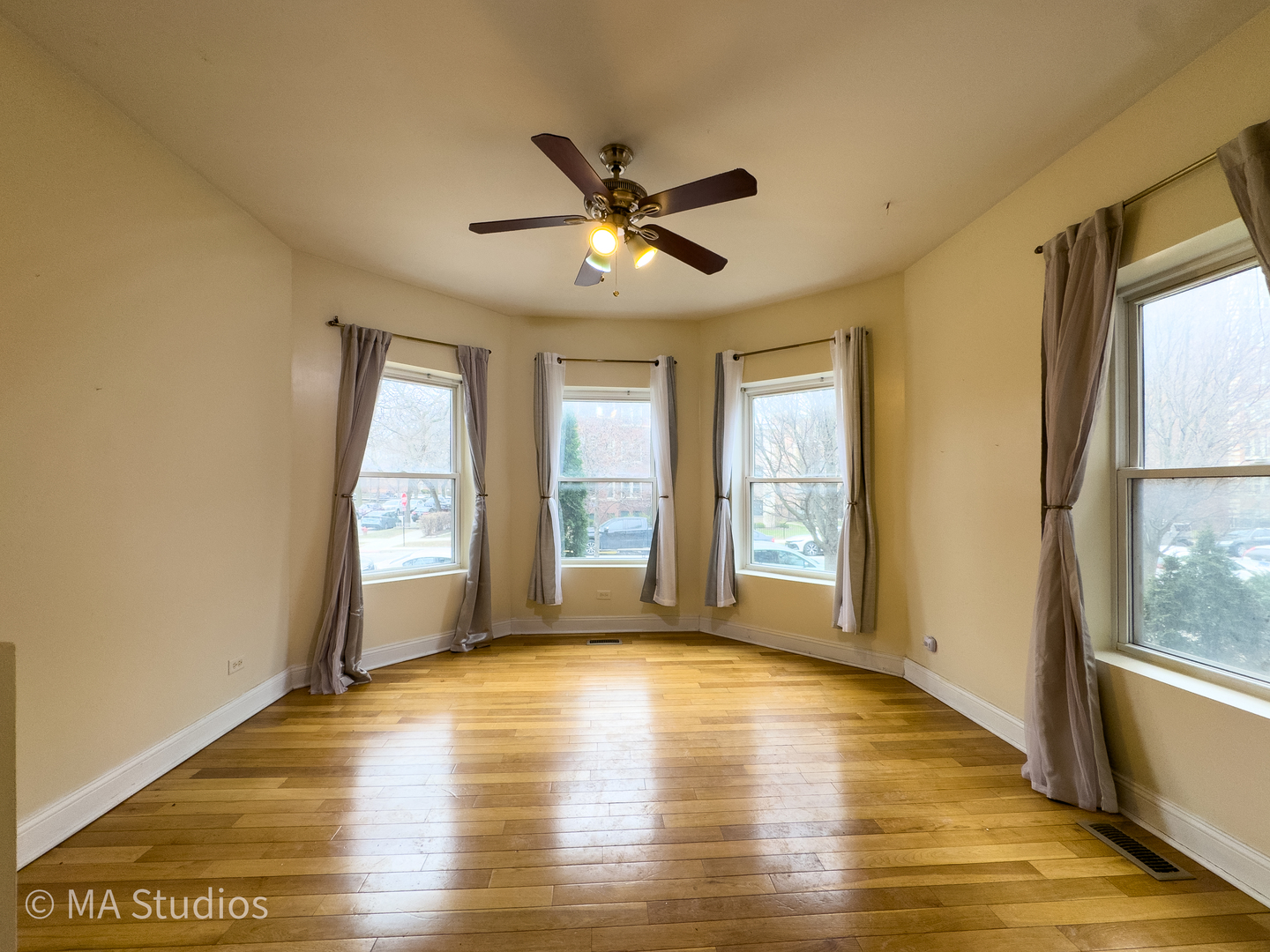 1647 W Sherwin Avenue 1