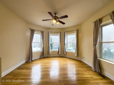 Tiny photo for 1647 W Sherwin Avenue #1, Chicago, IL 60626 (MLS # 12598792)